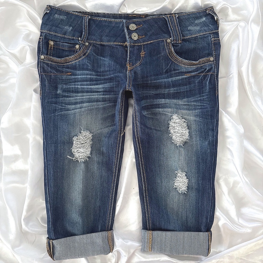Almost Famous Distressed Dark Wash Capri Denim Jeans Size 7